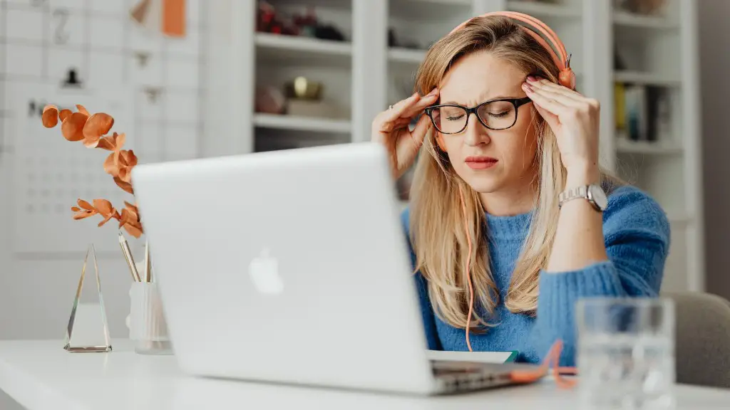 How serotonin works during stress?